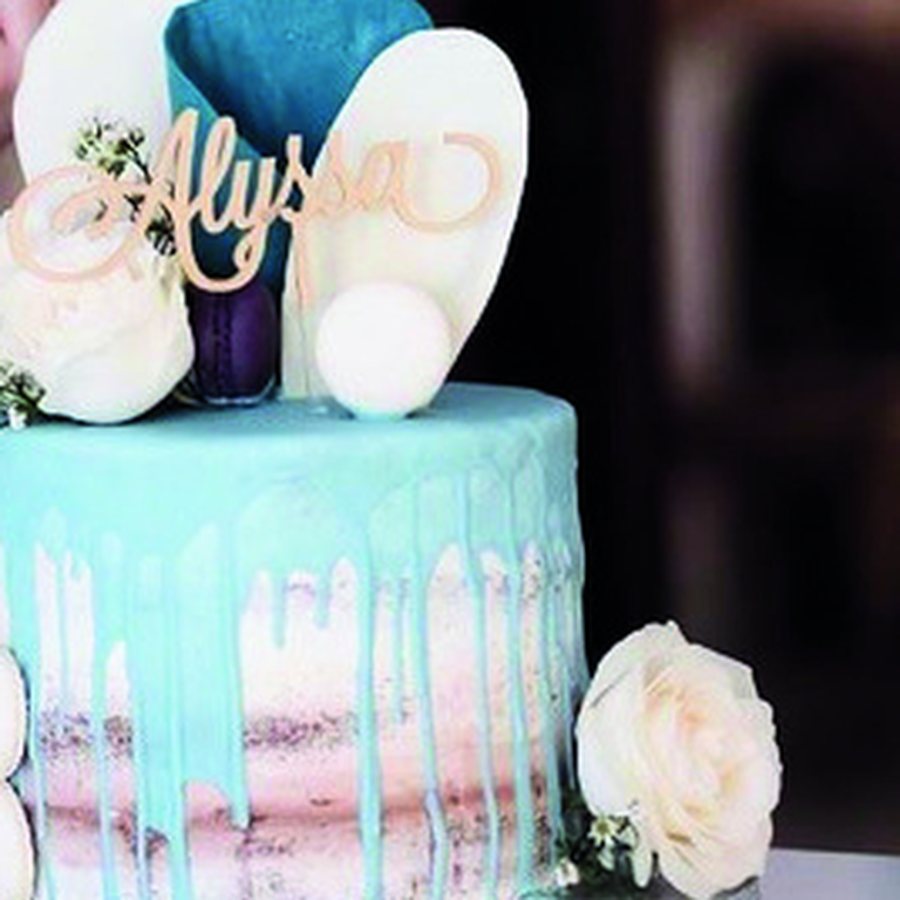 Korean mini cake biru dengan lettering custom