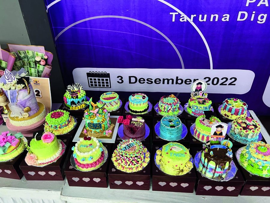 Aneka mini cake hasil praktik kelas menghias kue